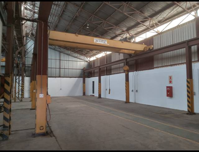 513M² BUILDING TO LET IN APEX